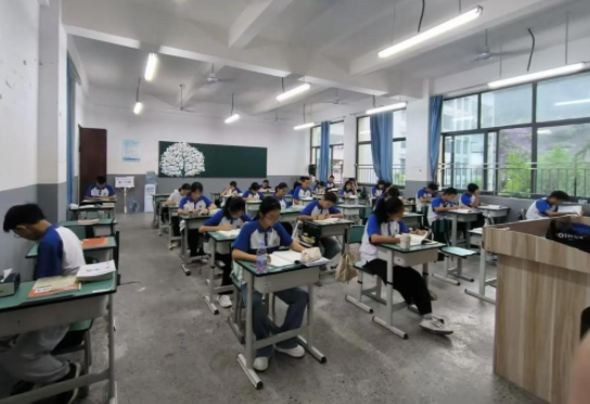从课堂革新到教研突破再到特色试点教育正以改革为笔 从课堂革新到教研突破再到特色试点教育正以改革为笔