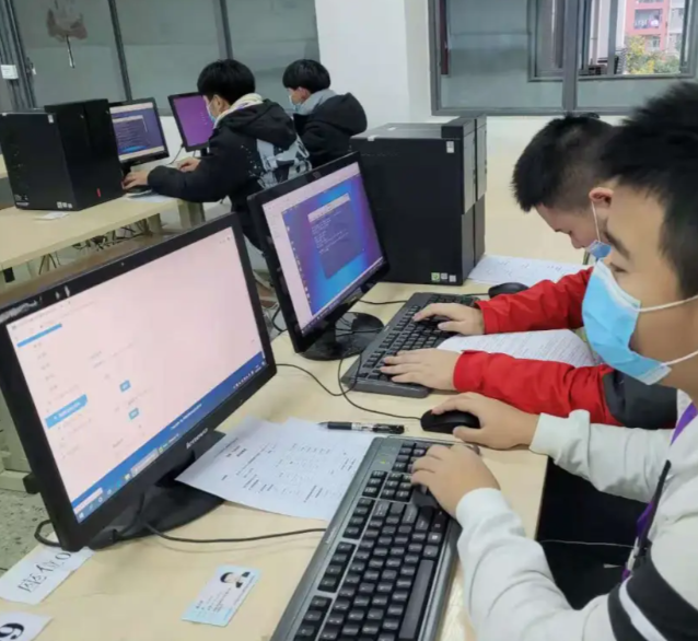 假如校园能提供让学生学习怎么评价AI所生成的信息质量 假如校园能提供让学生学习怎么评价AI所生成的信息质量